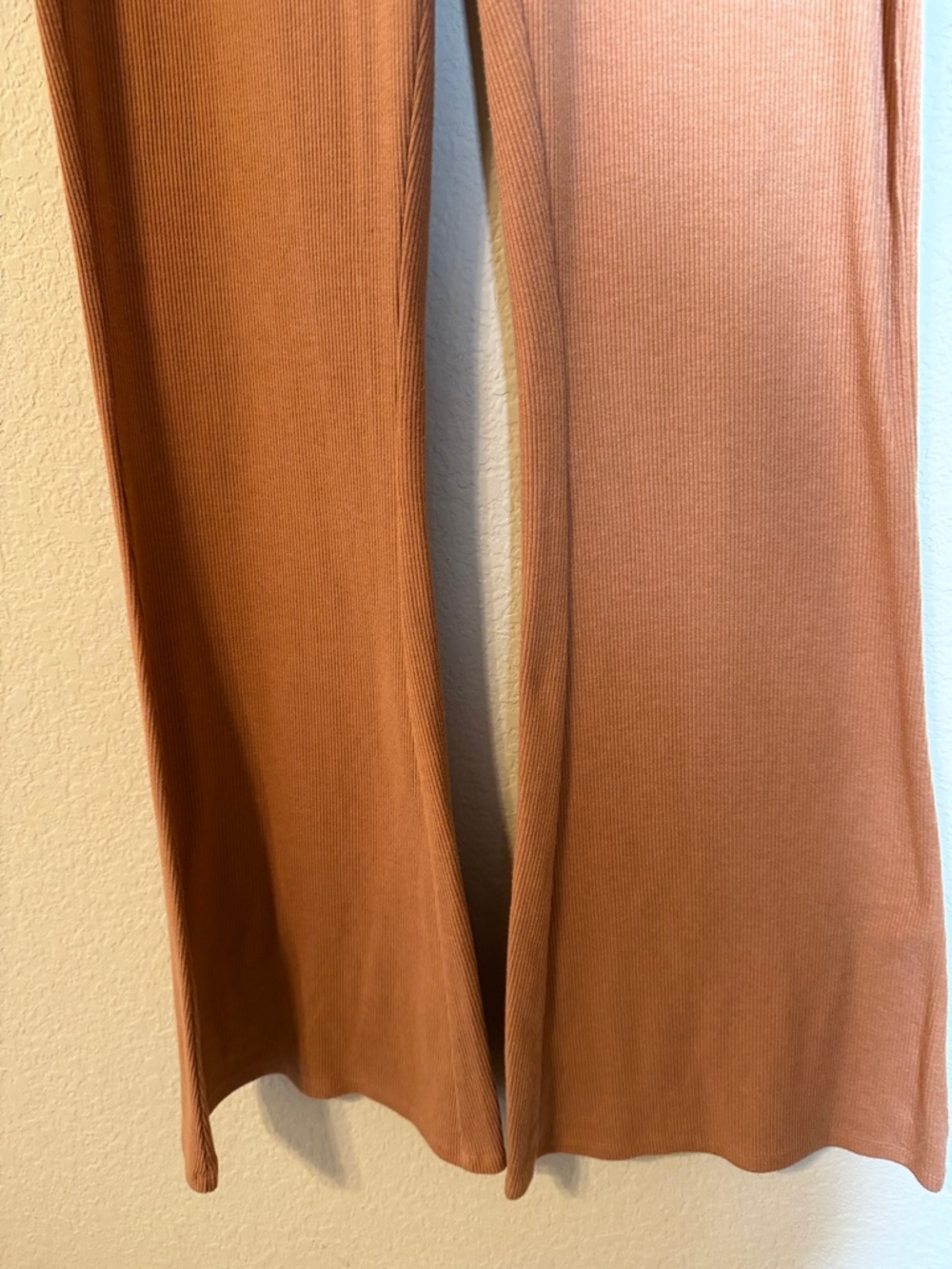 AERIE Caramel Rib Knit Flare Leg Pants Size M - Picture 3 of 6
